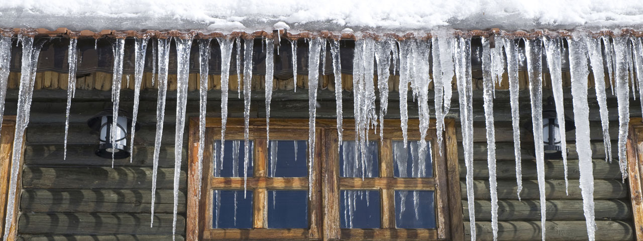 Spray foam prevents ice dams by providing proper insulation in Salem  attic spaces
